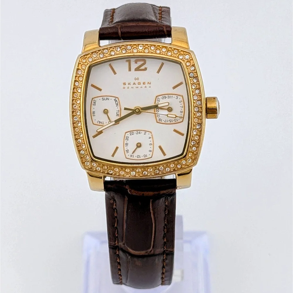 Y2K Skagen 558SGLD8A White MOP Dial Crystal Bezel Gold Tone Watch 30mm 7.5